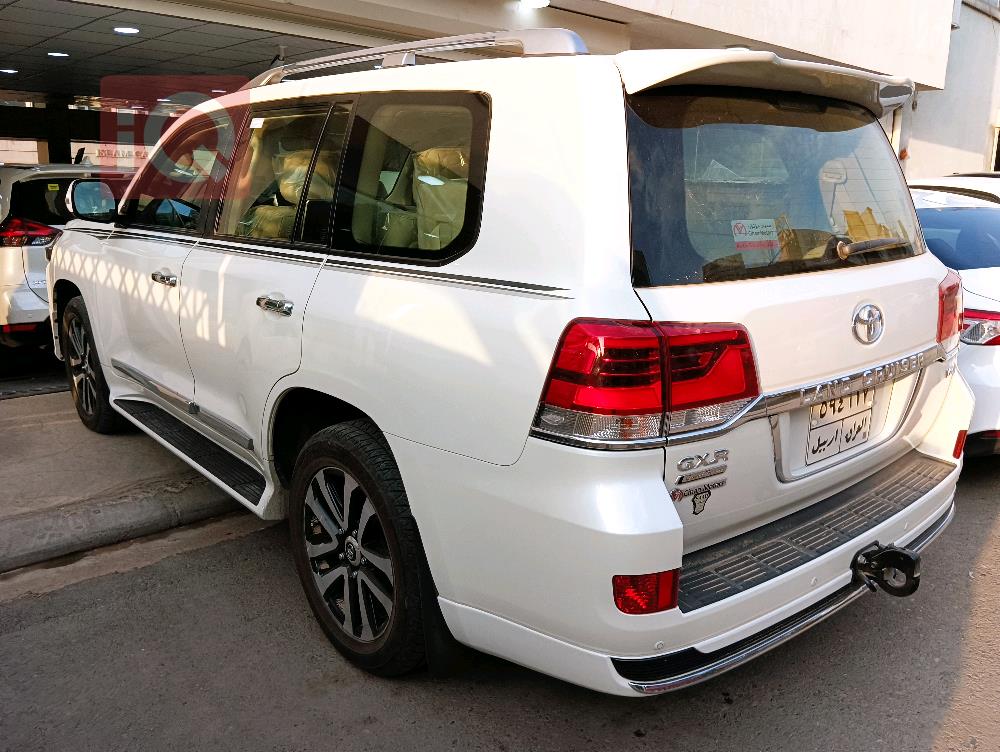 Toyota Land Cruiser